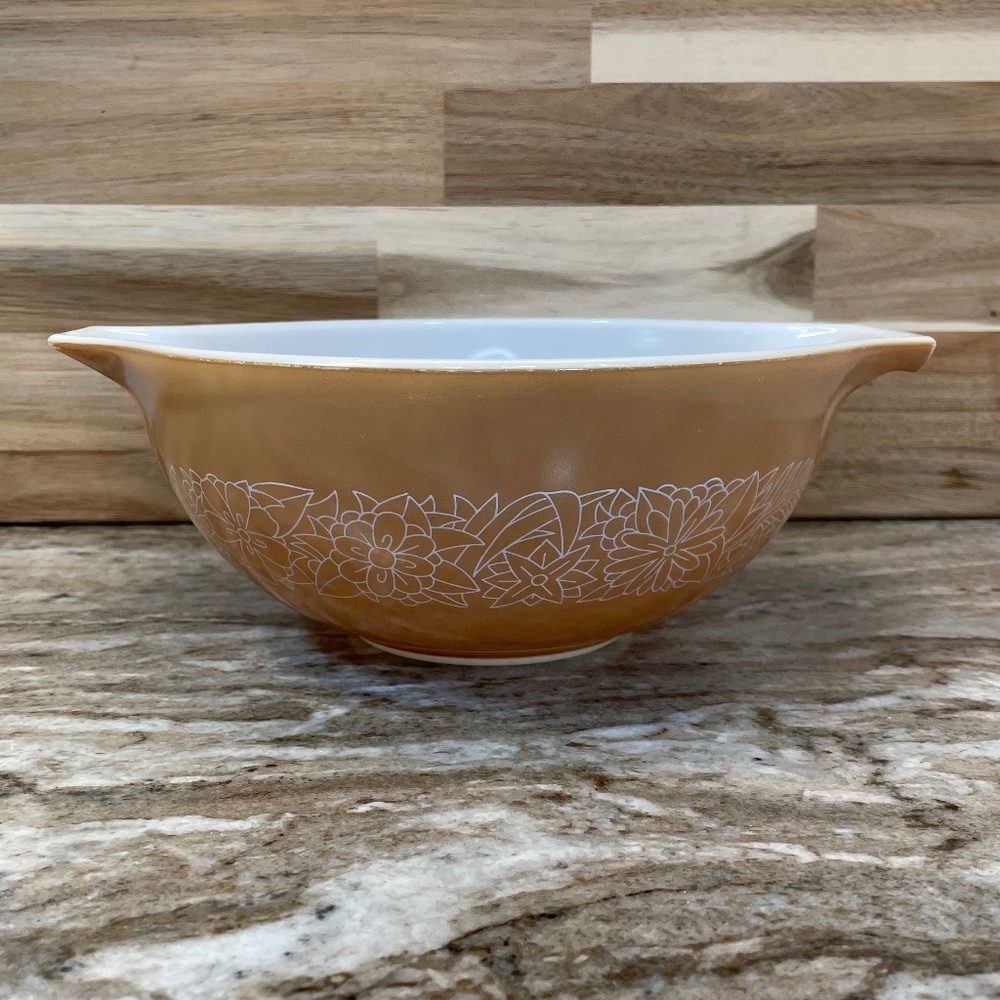 Pyrex Woodland Cinderella Bowl #443 Mixing Serving Nesting Classic Vintage